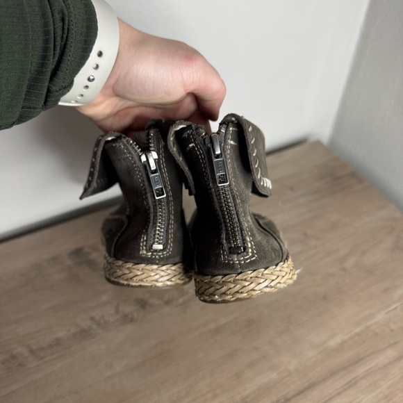 UGG Kavar Varney Fleece Lined Gray 1104653 Ankle Boot - Picture 8 of 12